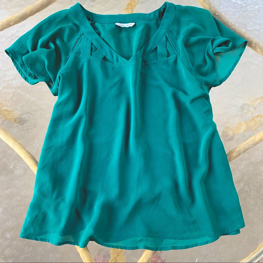 Stunning Blouse- Geometric Neck